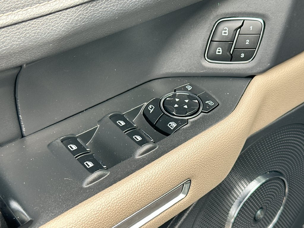 Used 2024 Ford Expedition Limited RWD image 17