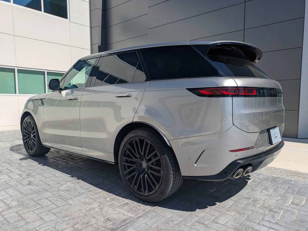 Used 2024 Land Rover Range Rover Sport AWD/4WD image 7