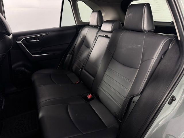 Used 2022 Toyota RAV4 XLE Premium image 17