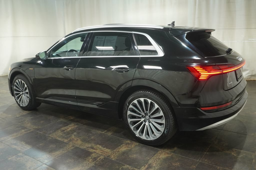 Used 2019 Audi e-tron Prestige w/ Prestige Package AWD/4WD image 7
