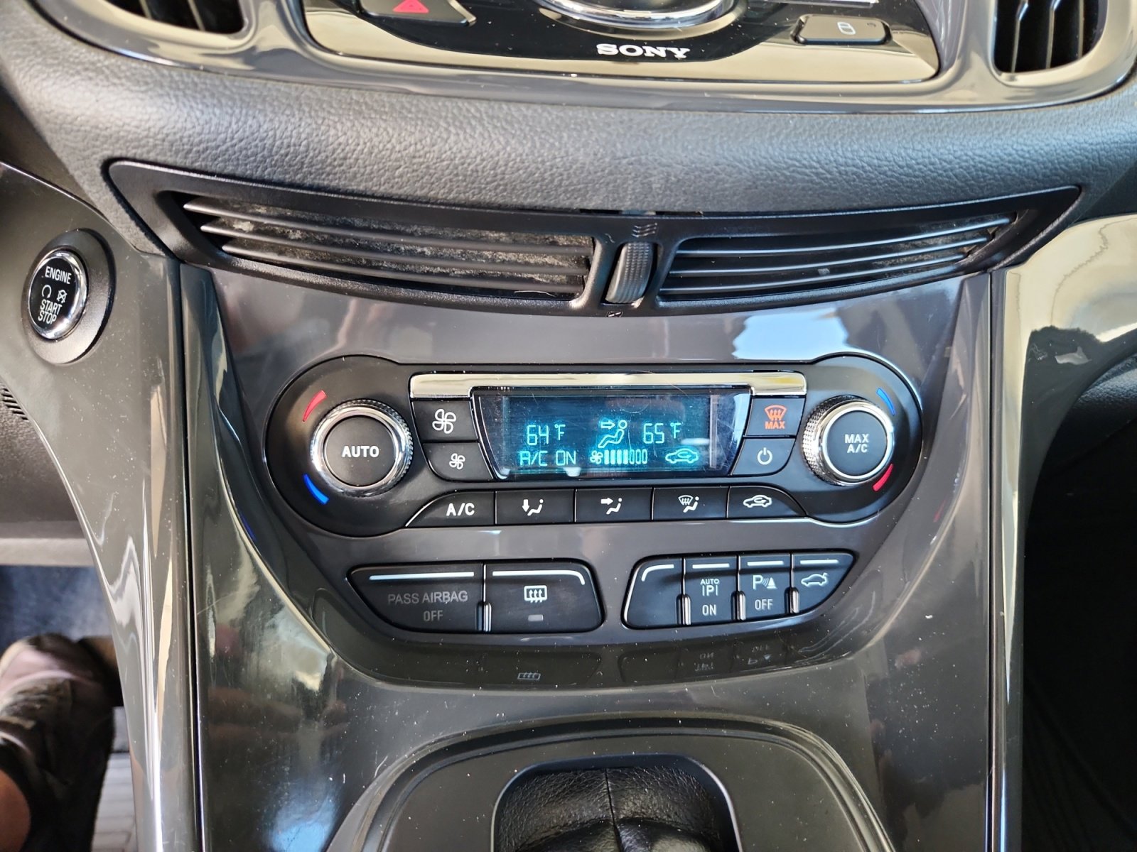 Used 2014 Ford Escape Titanium w/ Equipment Group 401A image 12