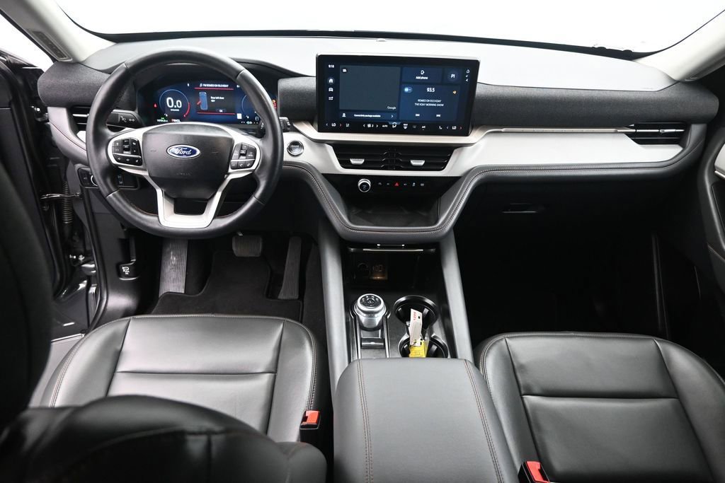 Used 2025 Ford Explorer Active w/ Active Comfort Package RWD image 24