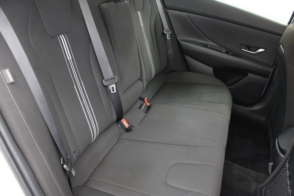 Used 2025 Hyundai Elantra SEL FWD image 20