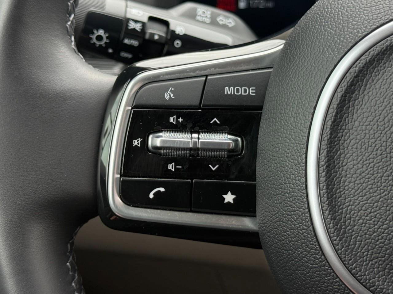 Certified 2026 Kia Carnival SX image 38