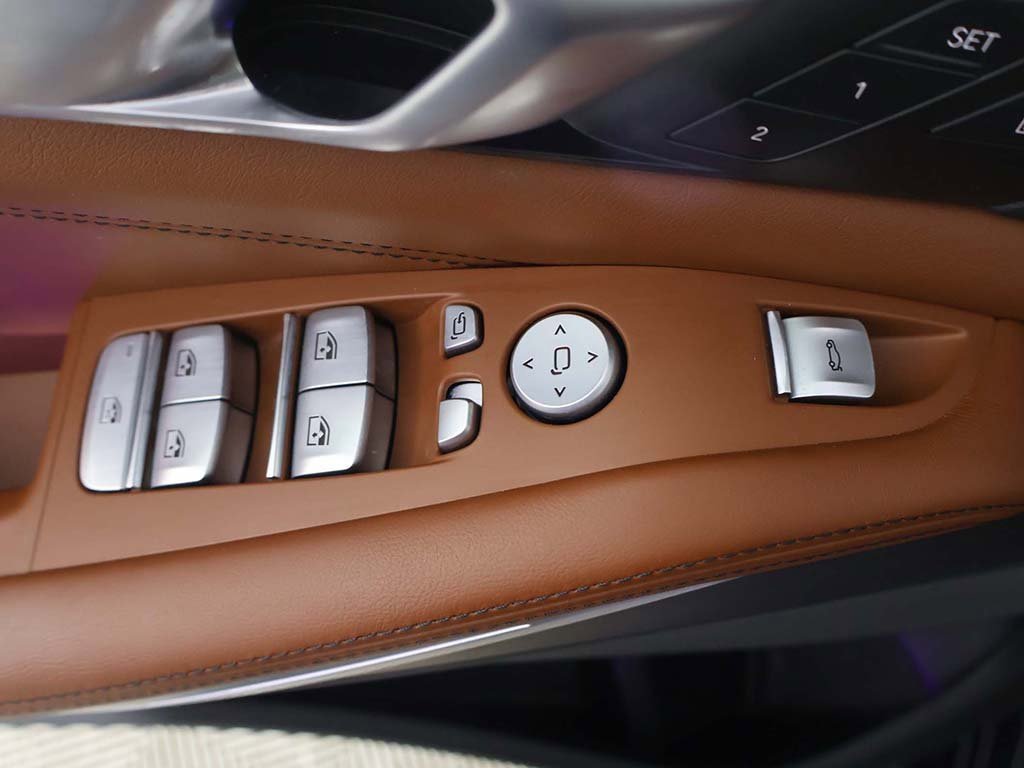 Used 2024 BMW X7 M60i image 43