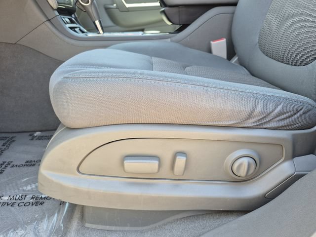 Used 2016 Chevrolet Traverse LT w/ Style and Technology Package FWD image 17
