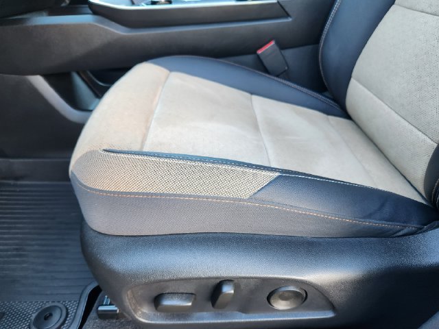 Used 2025 Chevrolet Equinox ACTIV w/ Convenience Package III AWD/4WD image 25