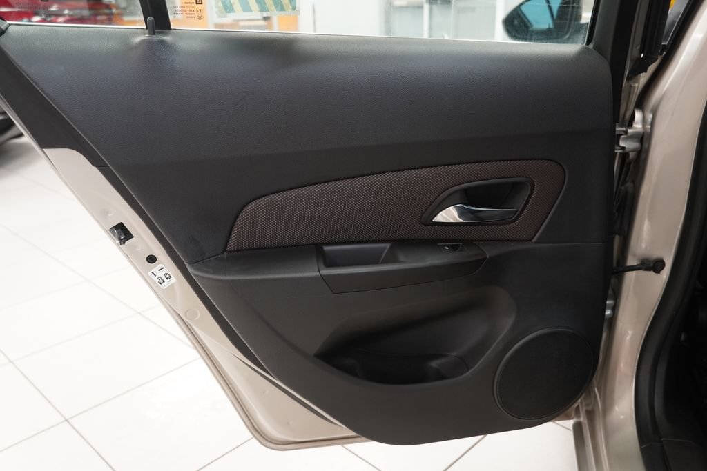 Used 2015 Chevrolet Cruze LT FWD image 24