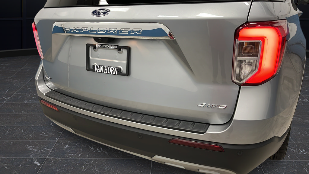 Used 2023 Ford Explorer XLT w/ Equipment Group 202A AWD/4WD image 36