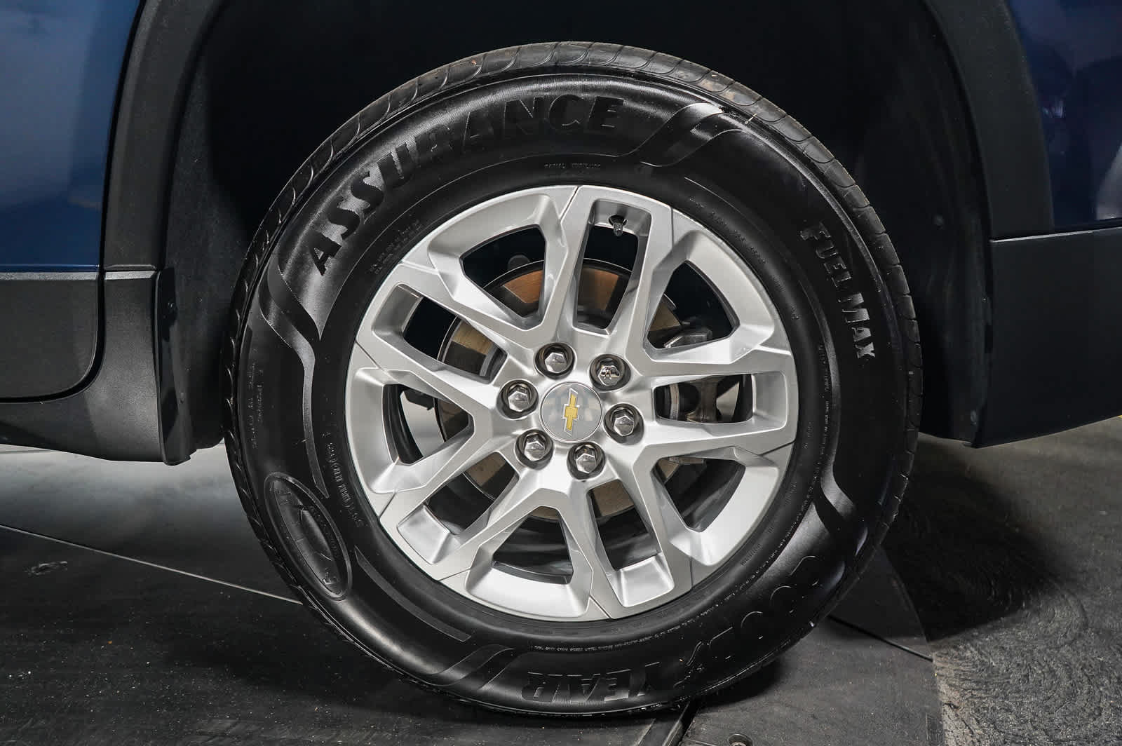 Used 2023 Chevrolet Traverse LS w/ LPO, Cargo Package FWD image 8