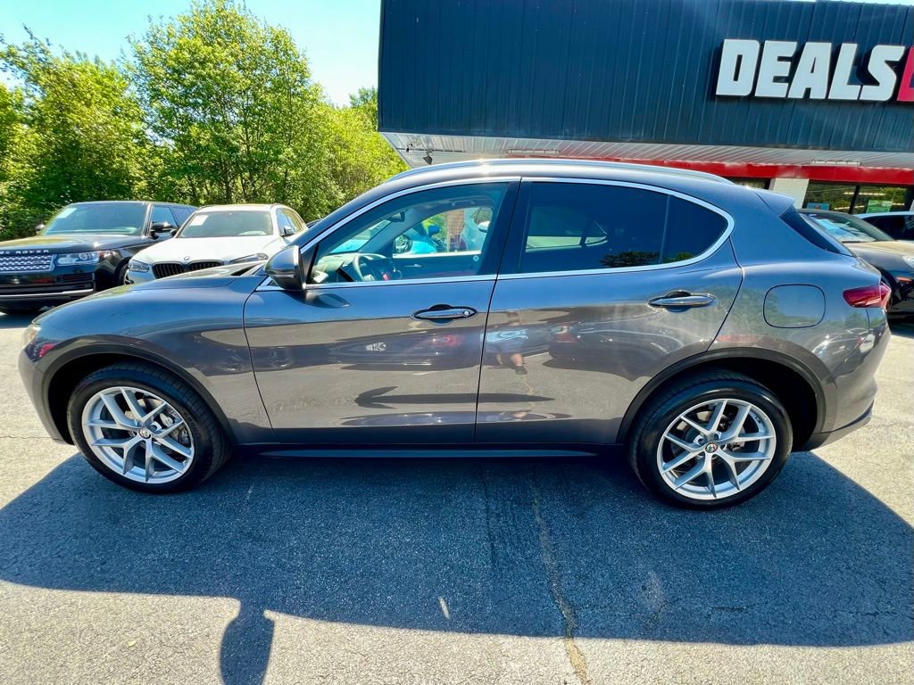 Used 2018 Alfa Romeo Stelvio Ti AWD/4WD image 11