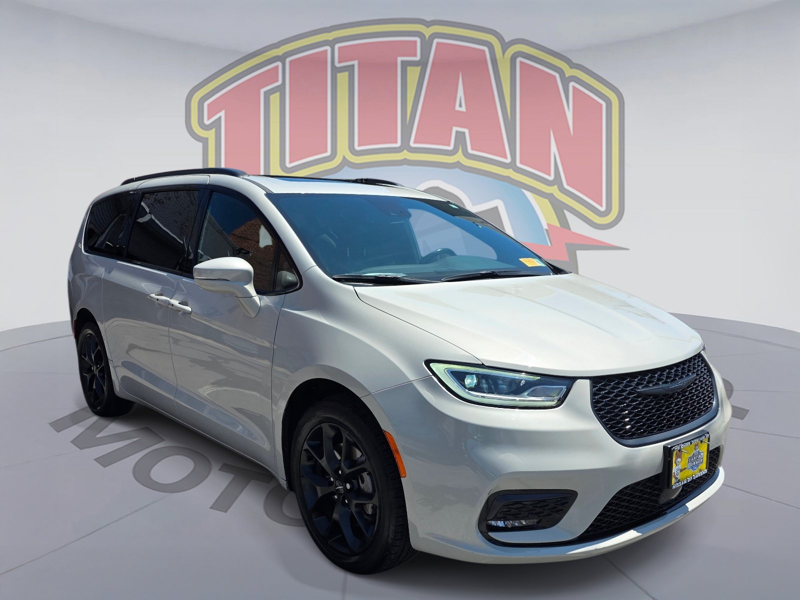 Used 2021 Chrysler Pacifica Touring-L w/ Uconnect Theater Family Group AWD/4WD video 1