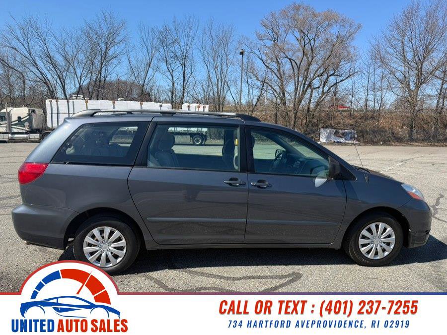 Used 2009 Toyota Sienna CE FWD image 6