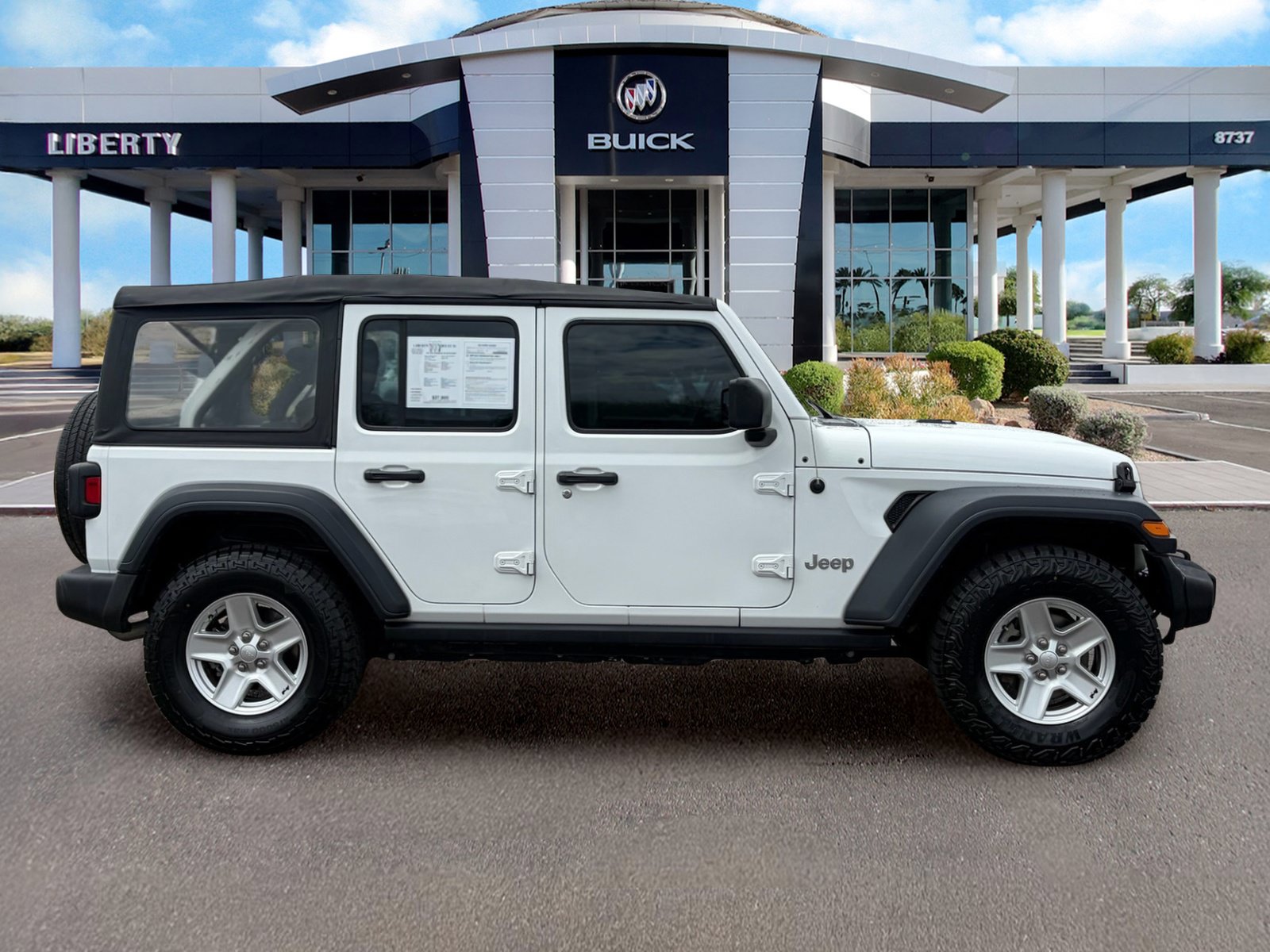 Used 2018 Jeep Wrangler Unlimited Sport AWD/4WD image 3