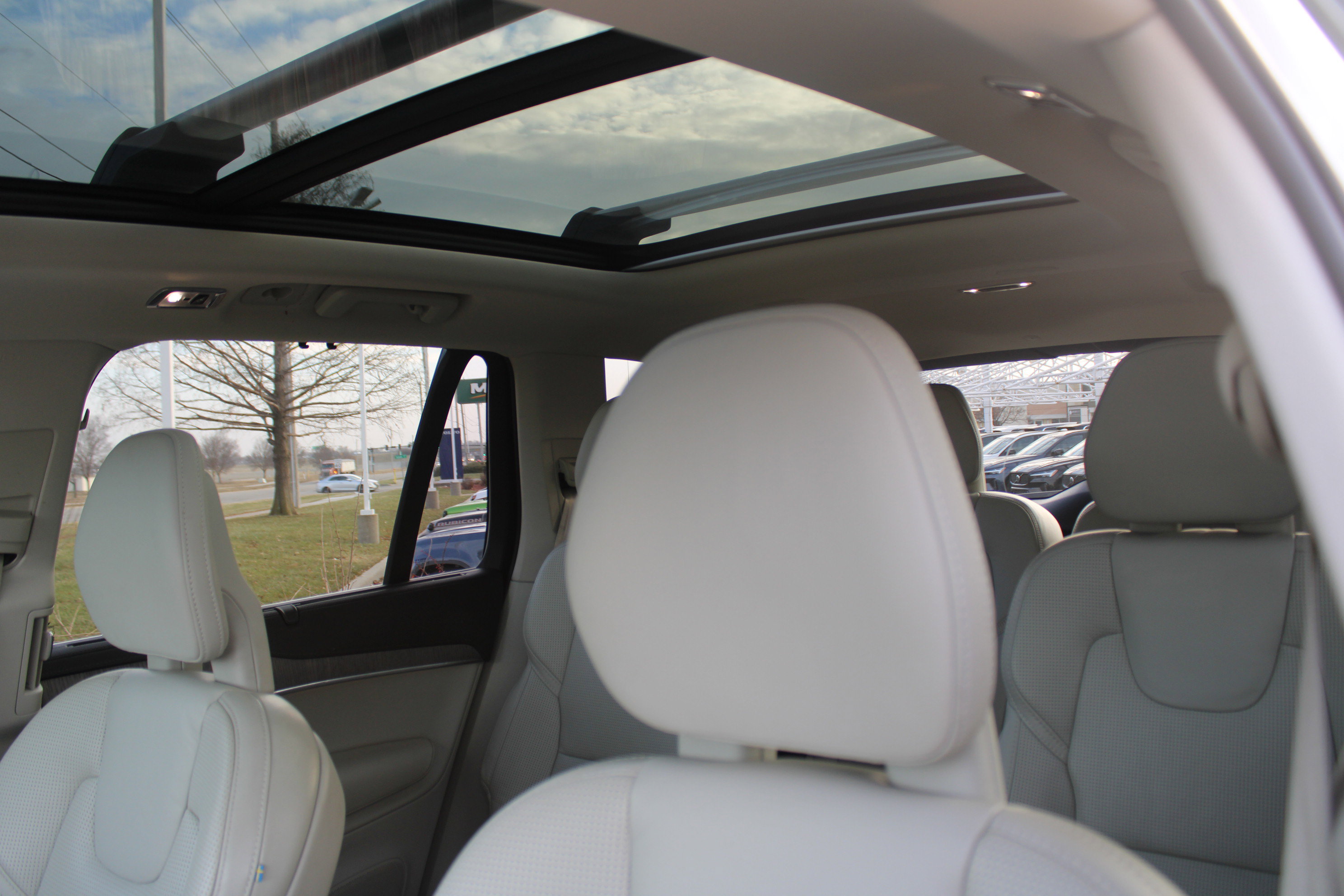 Used 2021 Volvo XC90 T8 Inscription w/ Advanced Package image 13