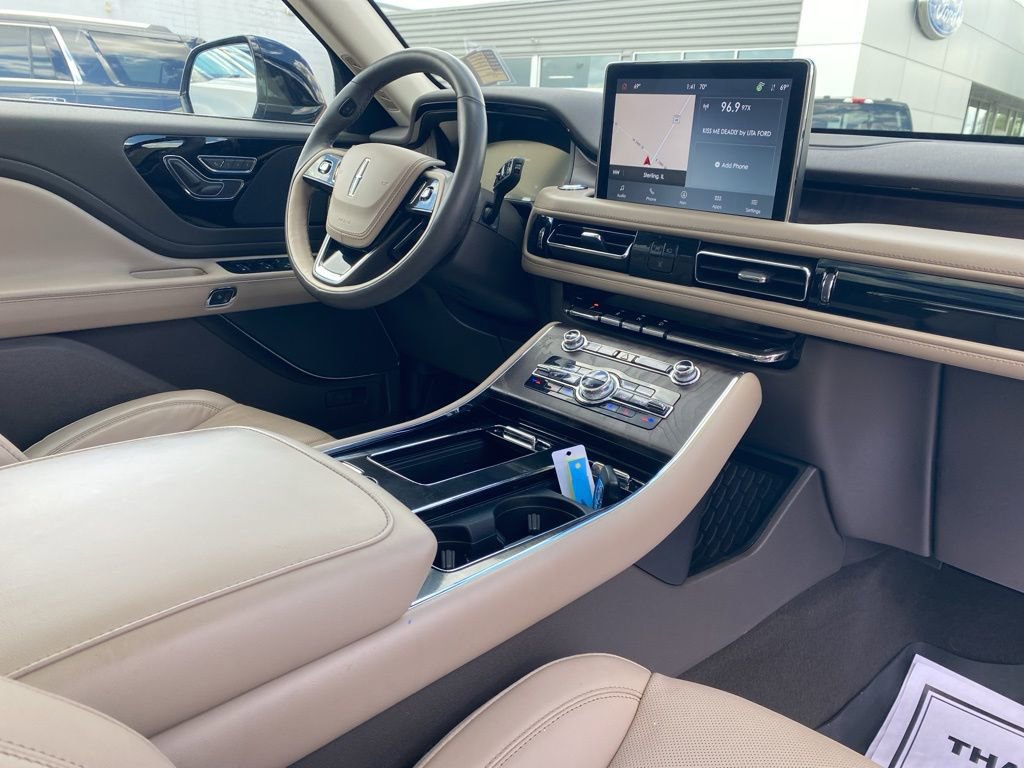 Used 2022 Lincoln Aviator Reserve w/ Elements Package Plus image 8