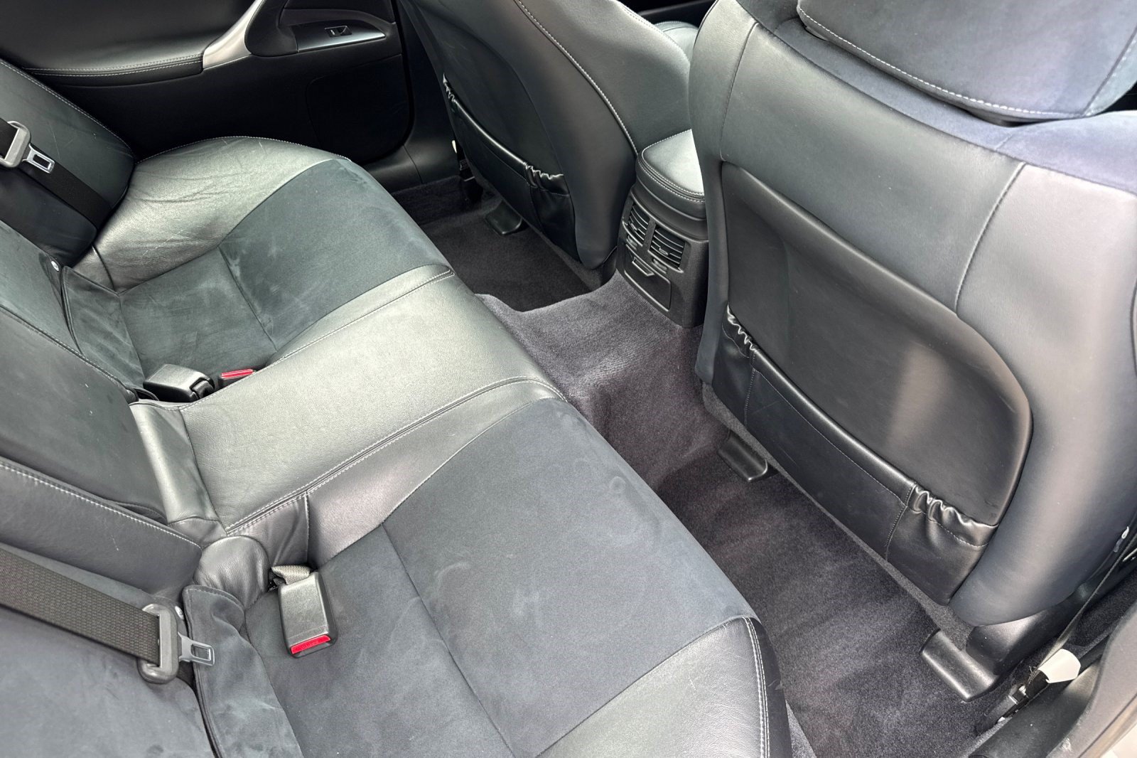 Used 2011 Lexus IS 250 w/ F-Sport Pkg w/Summer Tires RWD image 31