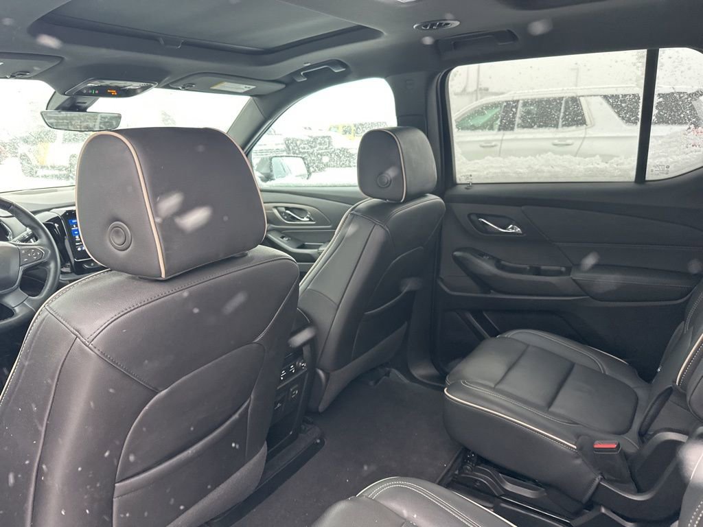 Used 2023 Chevrolet Traverse Premier image 11