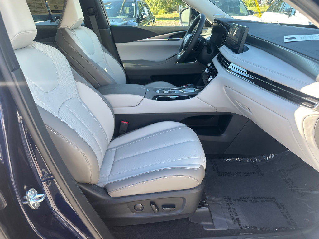 Certified 2027 INFINITI QX60 Luxe w/ Cargo Package FWD image 11