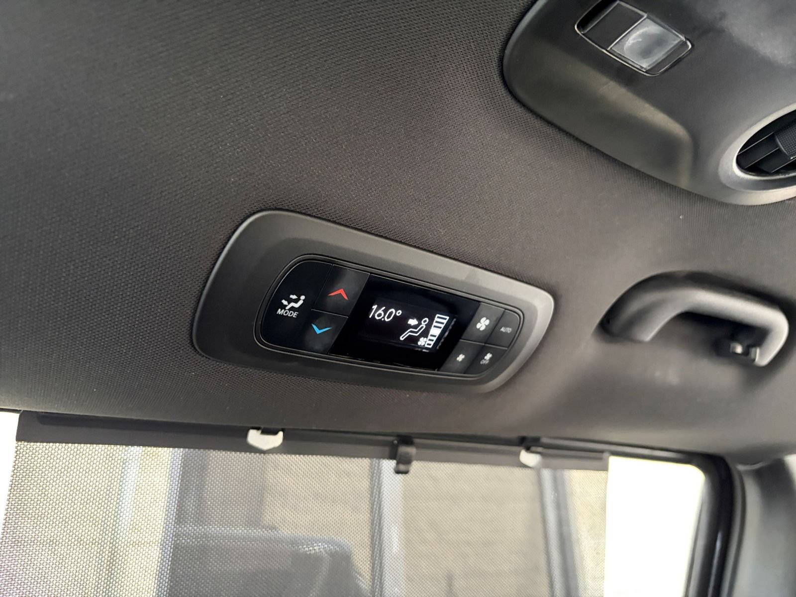 Used 2025 Chrysler Pacifica Select FWD image 20
