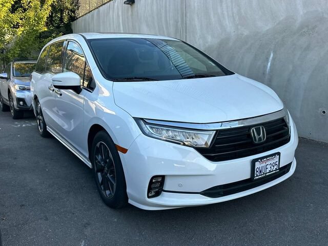 Used 2022 Honda Odyssey Elite image 2