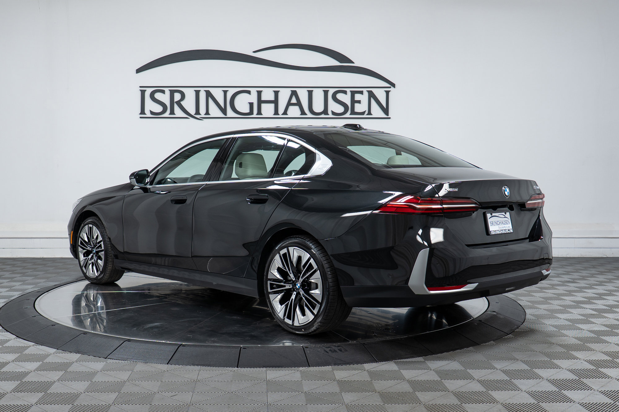 New 2026 BMW 530i xDrive w/ Premium Package image 7