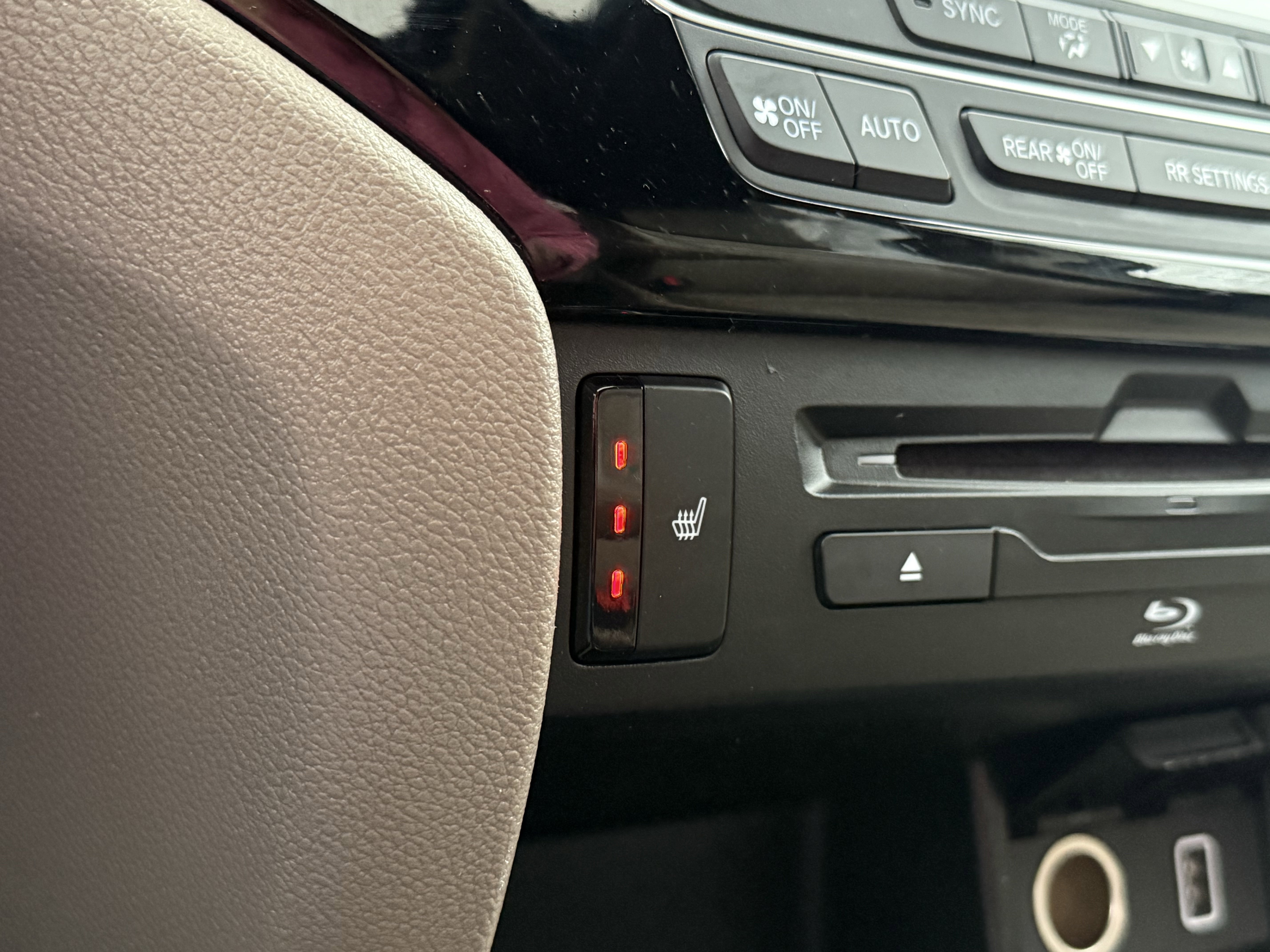 Used 2020 Honda Pilot Touring image 6