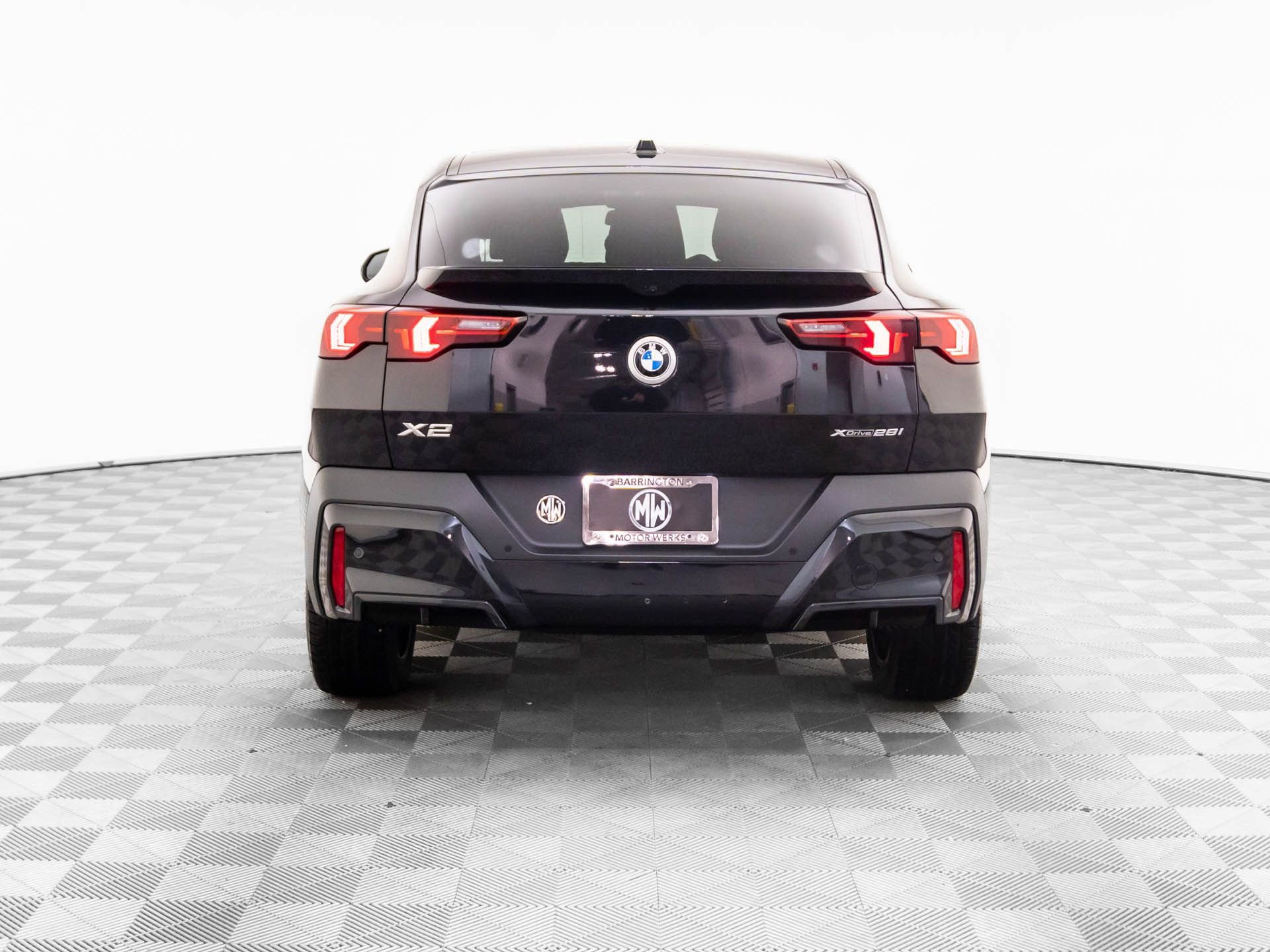 Certified 2025 BMW X2 xDrive28i w/ Premium Package image 4