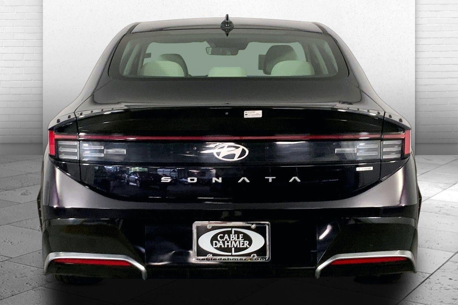 Used 2025 Hyundai Sonata SEL FWD image 3