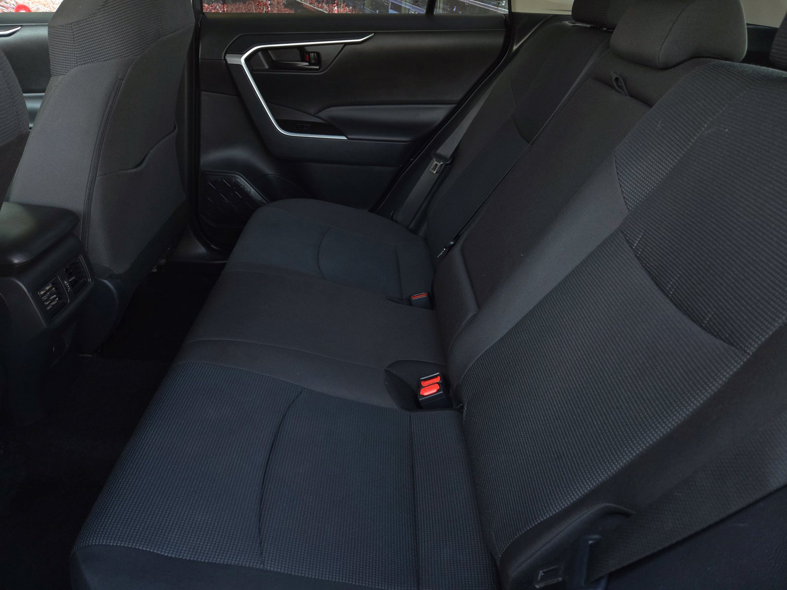 Certified 2025 Toyota RAV4 LE AWD/4WD image 11