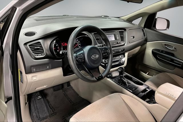 Used 2016 Kia Sedona L FWD image 17