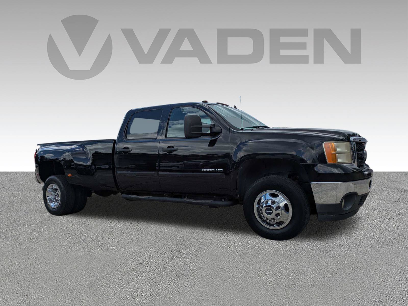 Used 2011 GMC Sierra 3500 SLE w/ SLE Preferred Package RWD image 17