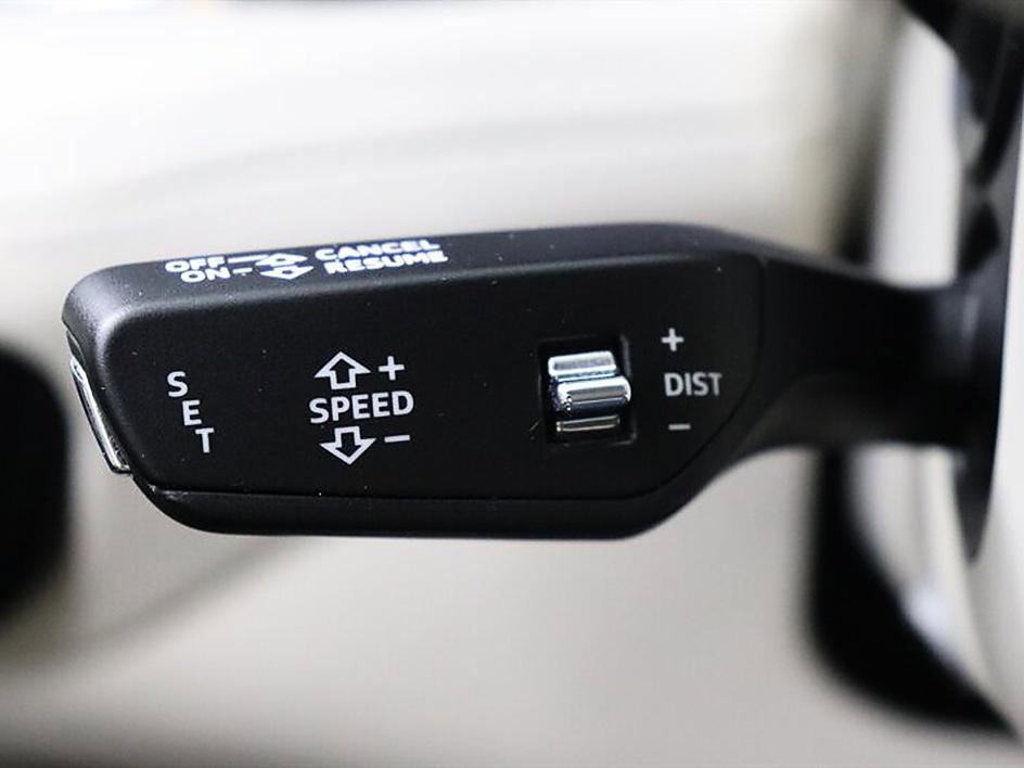 Used 2019 Bentley Bentayga AWD/4WD image 47