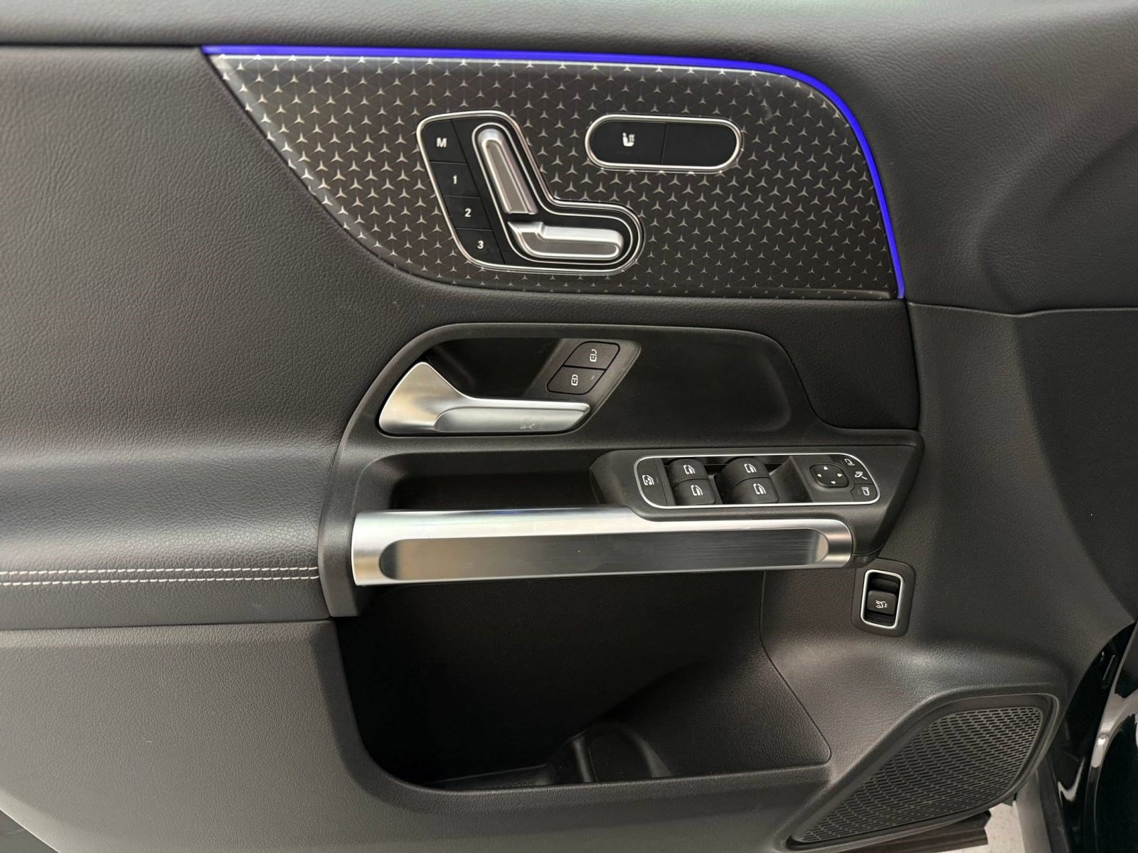 Certified 2024 Mercedes-Benz GLB 250 image 11