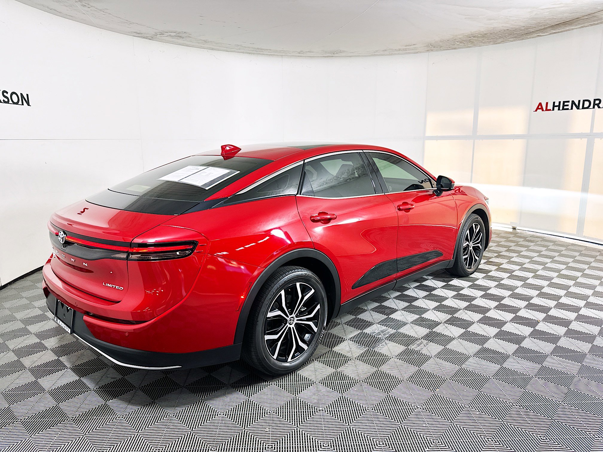 Used 2024 Toyota Crown Limited image 3