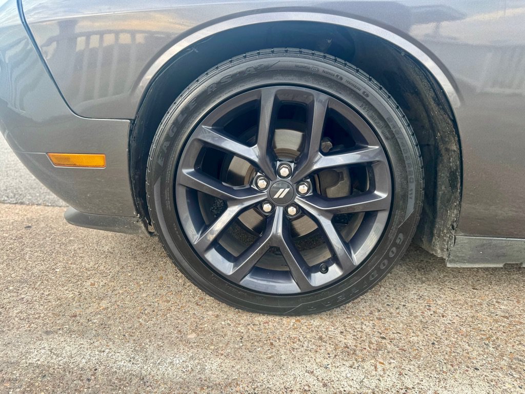 Used 2013 Dodge Challenger SXT RWD image 8