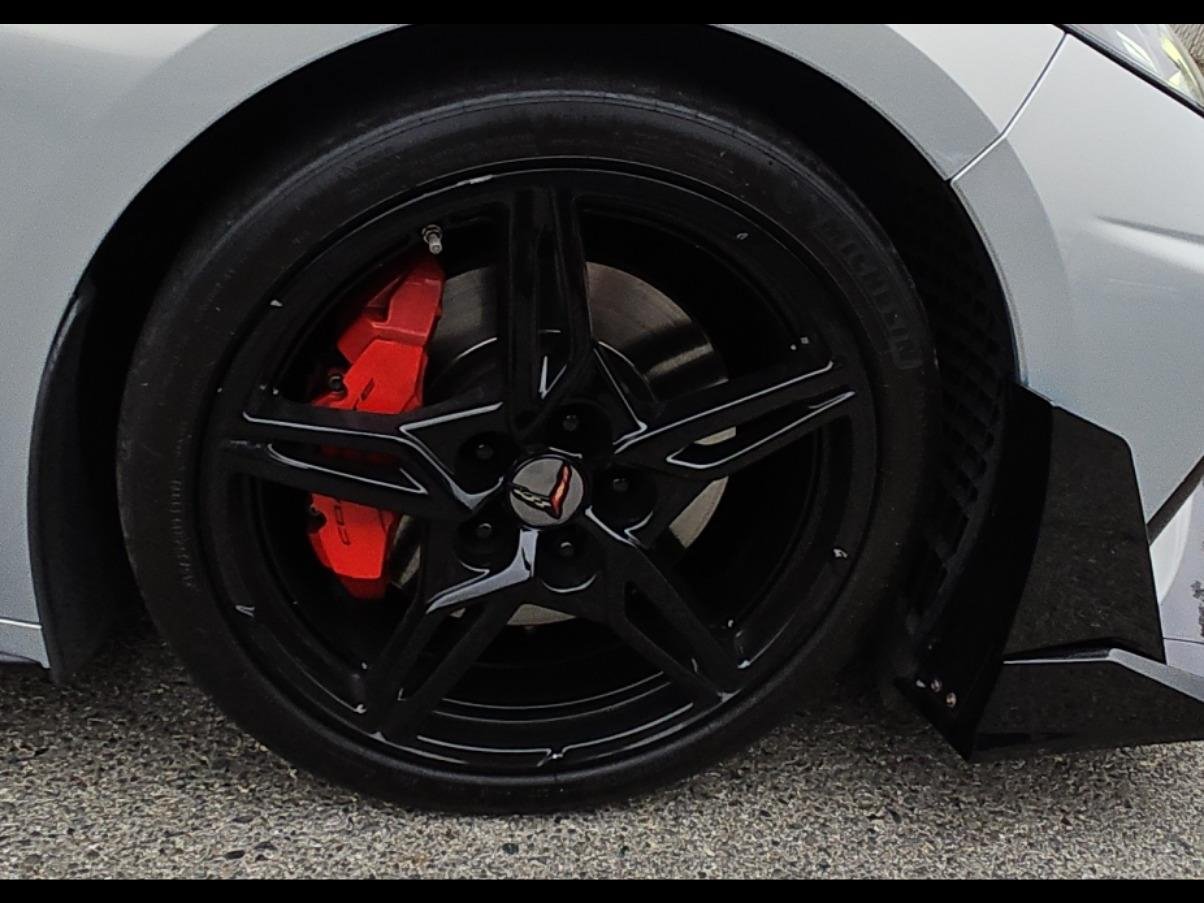 Used 2021 Chevrolet Corvette Stingray Convertible w/ Z51 Performance Package RWD image 23