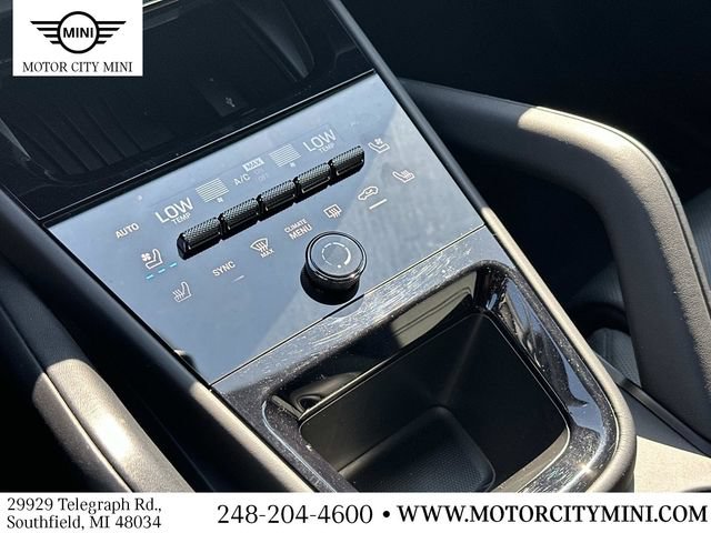 Used 2024 Porsche Cayenne AWD/4WD image 37