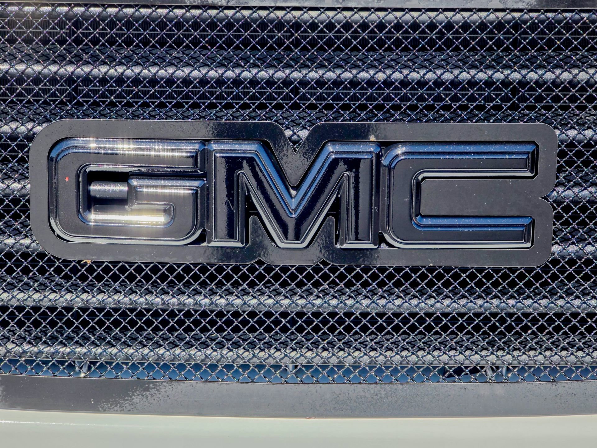 Used 2025 GMC Savana 2500 w/ Driver Convenience Package image 3