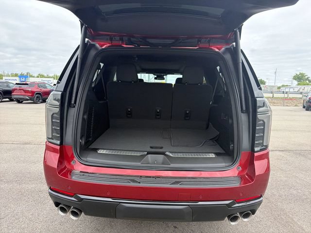New 2026 Chevrolet Suburban RST w/ RST Capability Package AWD/4WD image 18