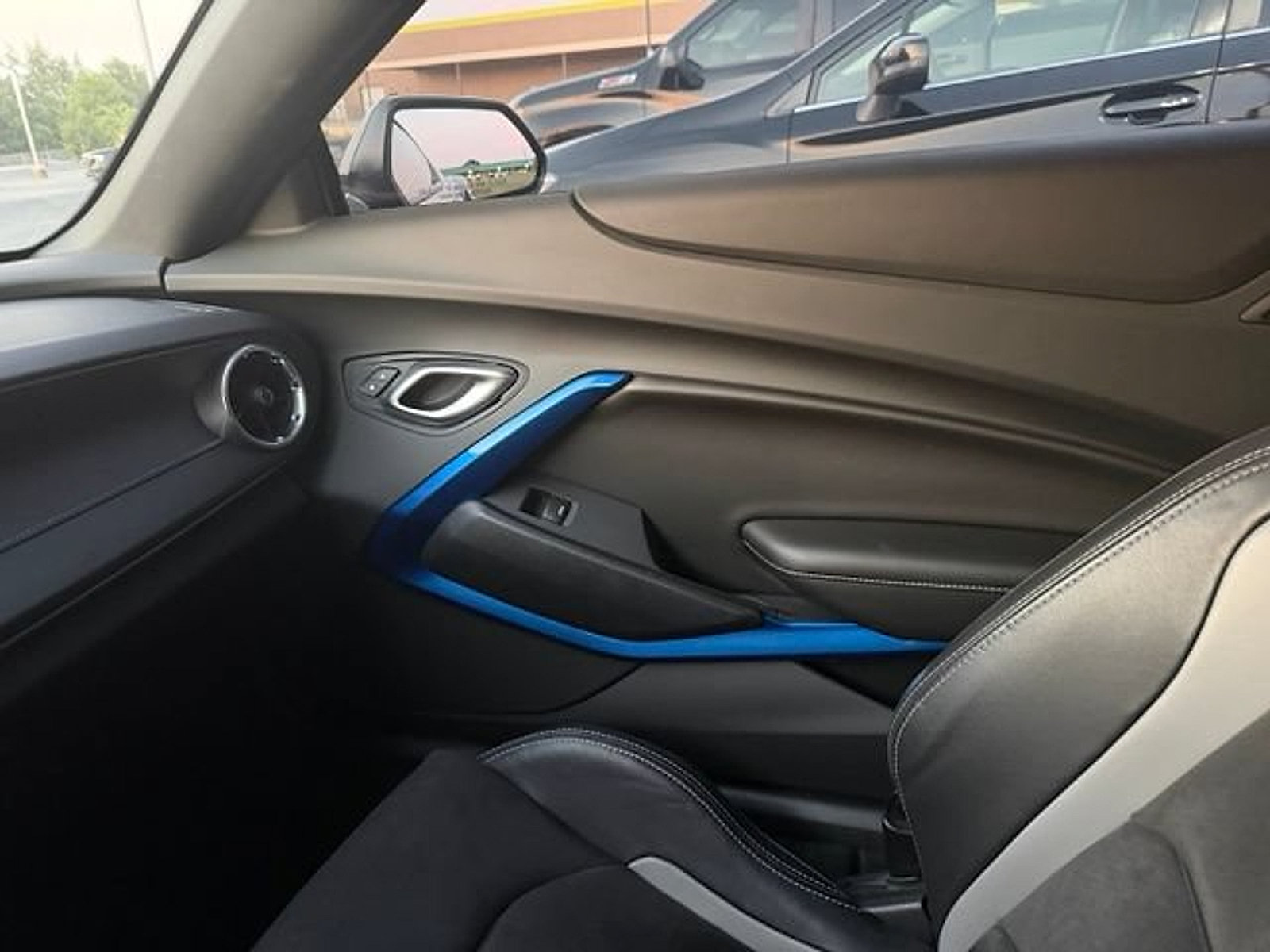 Used 2018 Chevrolet Camaro SS RWD image 15