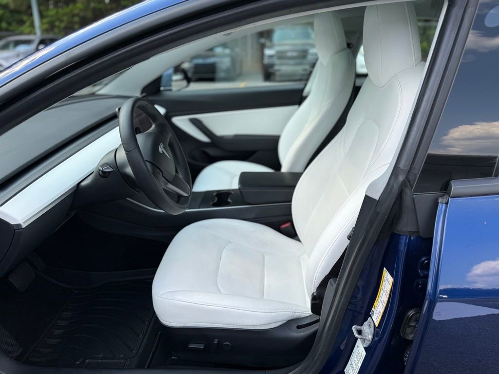 Used 2020 Tesla Model 3 Standard Range Plus RWD image 8