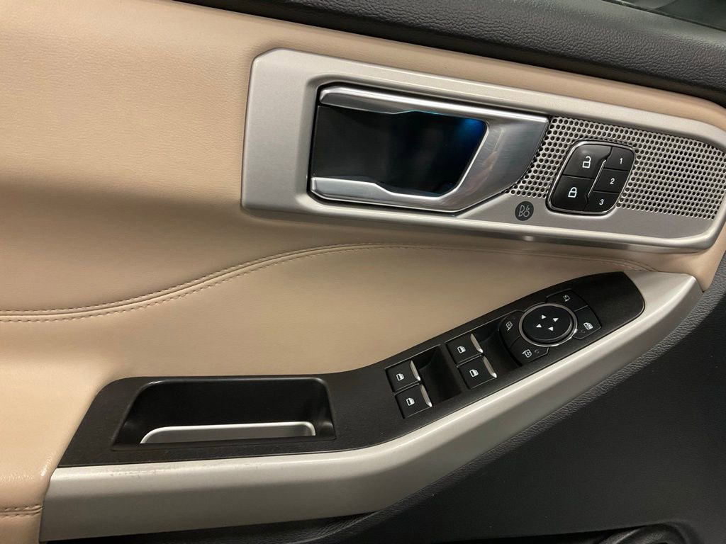 Used 2021 Ford Explorer Limited w/ Equipment Group 301A image 9