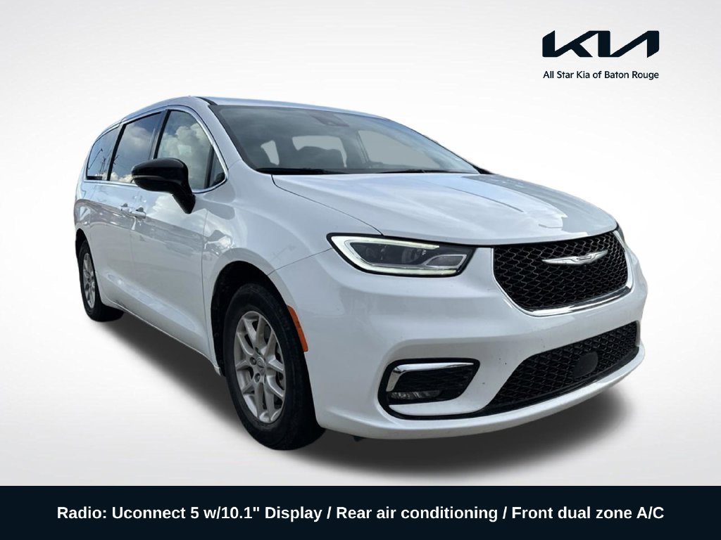 Used 2024 Chrysler Pacifica Touring-L