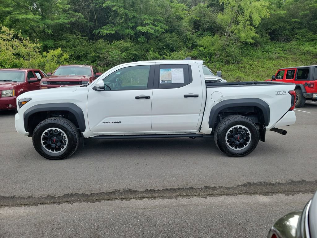Used 2024 Toyota Tacoma TRD Off-Road w/ TRD Off Road Upgrade Package AWD/4WD image 6
