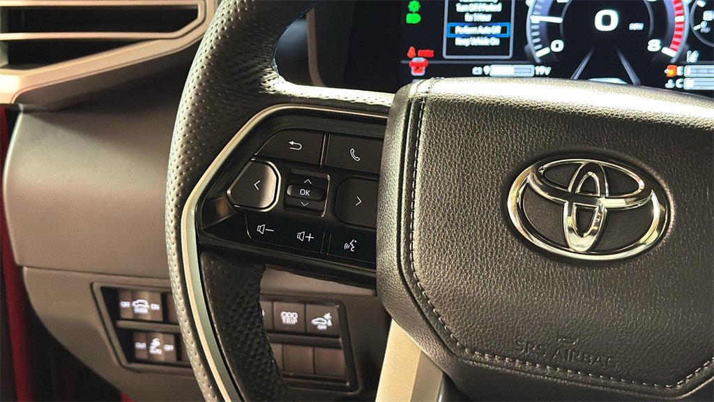 Used 2025 Toyota Sequoia Platinum image 24