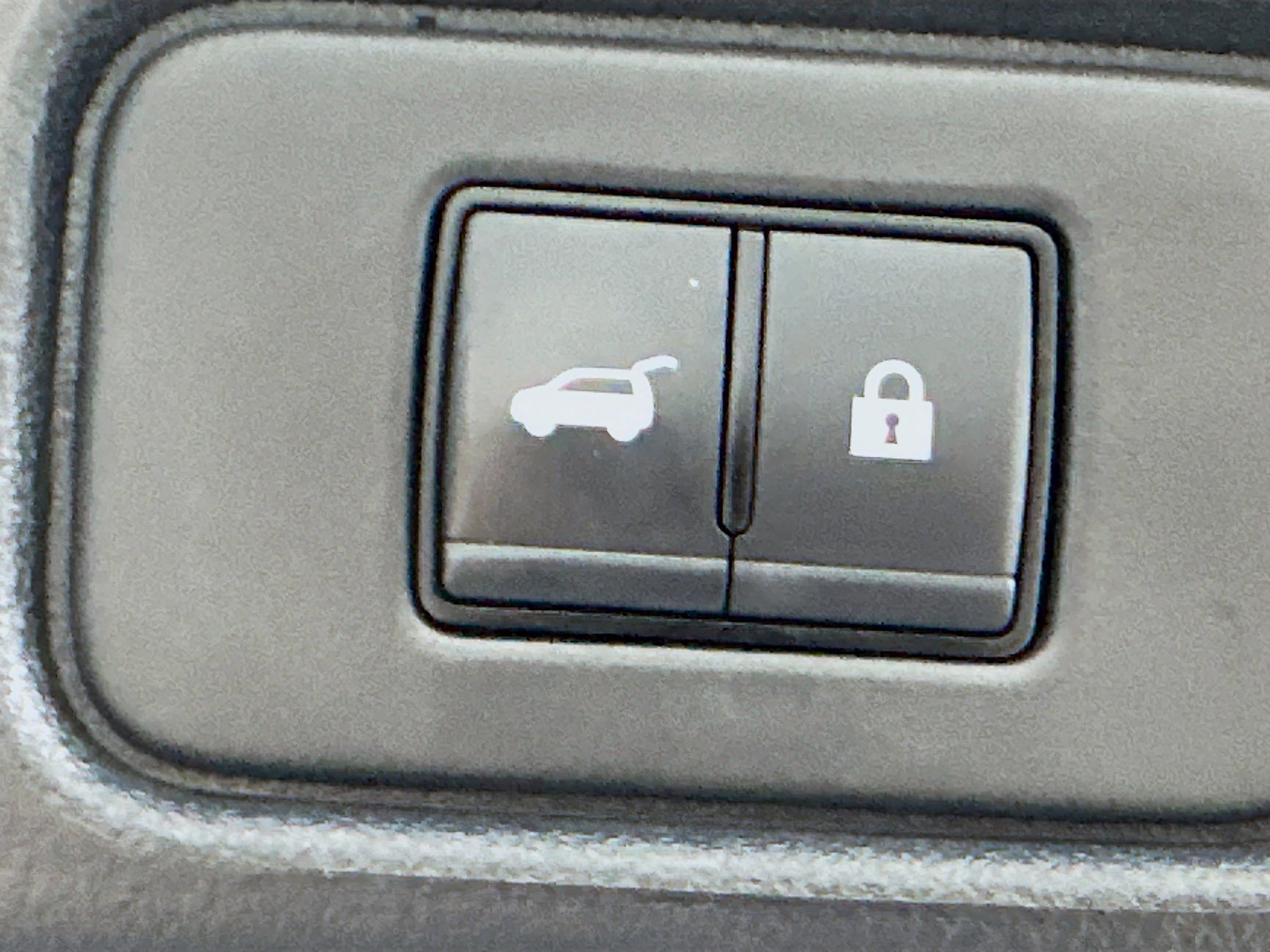 Used 2025 Nissan Pathfinder SV image 28