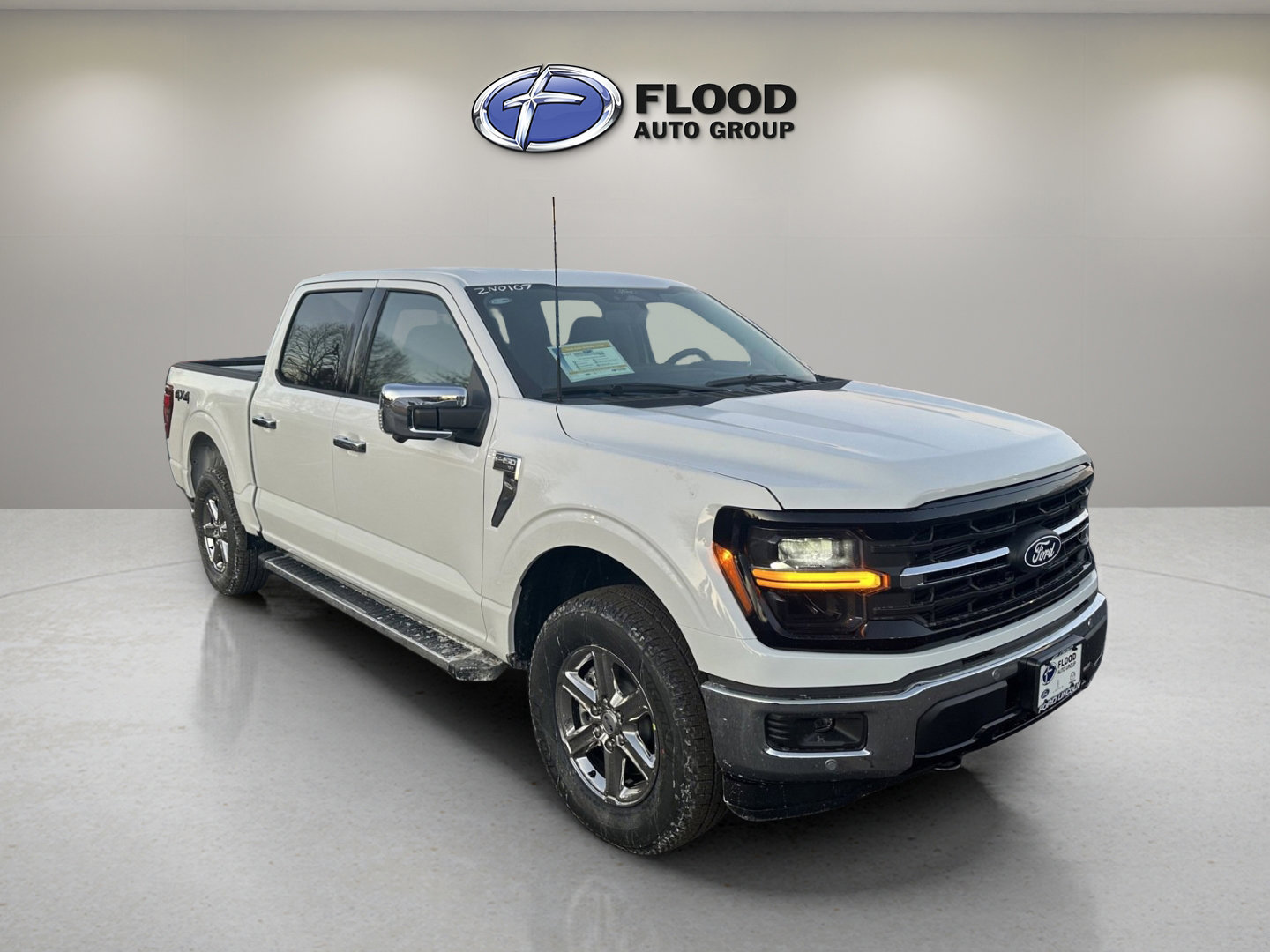 New 2025 Ford F150 XLT w/ Equipment Group 302A MID