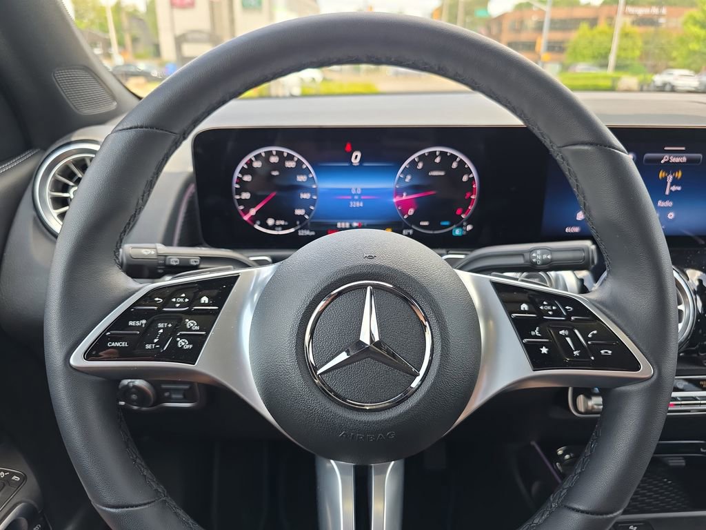 Used 2026 Mercedes-Benz GLB 250 4MATIC image 20