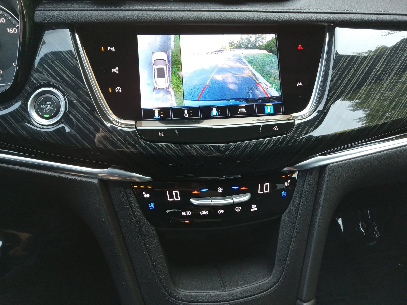 Used 2023 Cadillac XT6 Premium Luxury w/ Technology Package AWD/4WD image 16